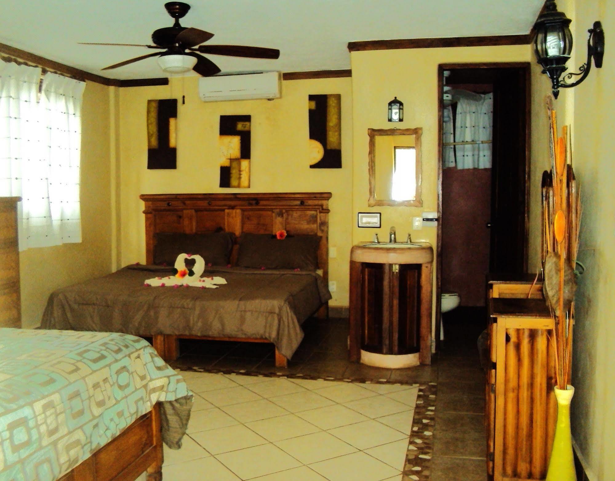 Tronco Bay Inn Resort Troncones Exterior foto
